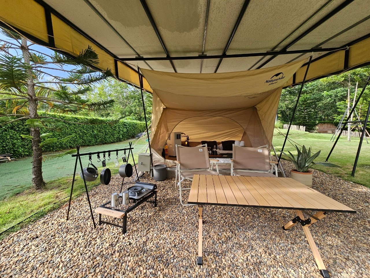 ภายนอกแคมป์ปิ้งเต็นท์-1